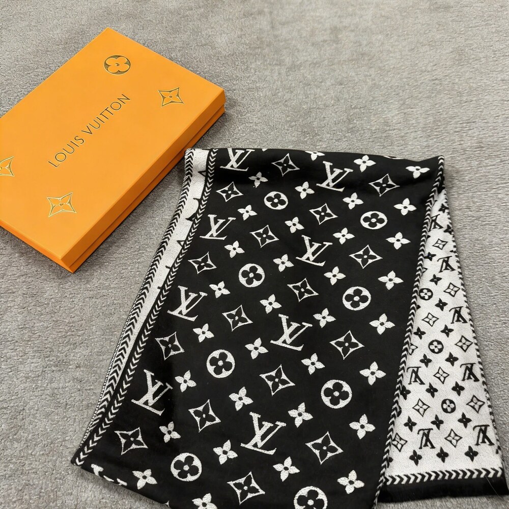 Louis Vuitton Black White Small Monogram Scarf - Picture 3 of 4